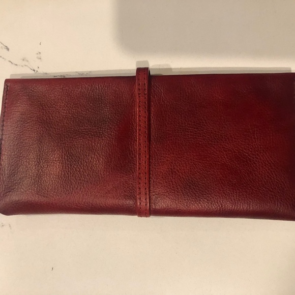 Leteulo Wallet Cranberry Red Wallet/Organizer NWOT - Picture 5 of 6